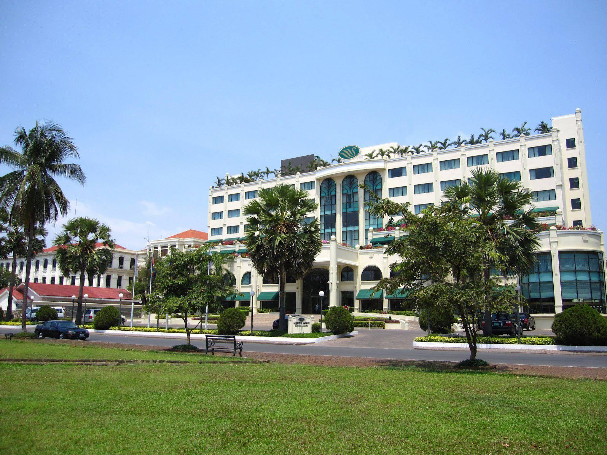 Sunway Hotel Phnom Penh Exterior foto